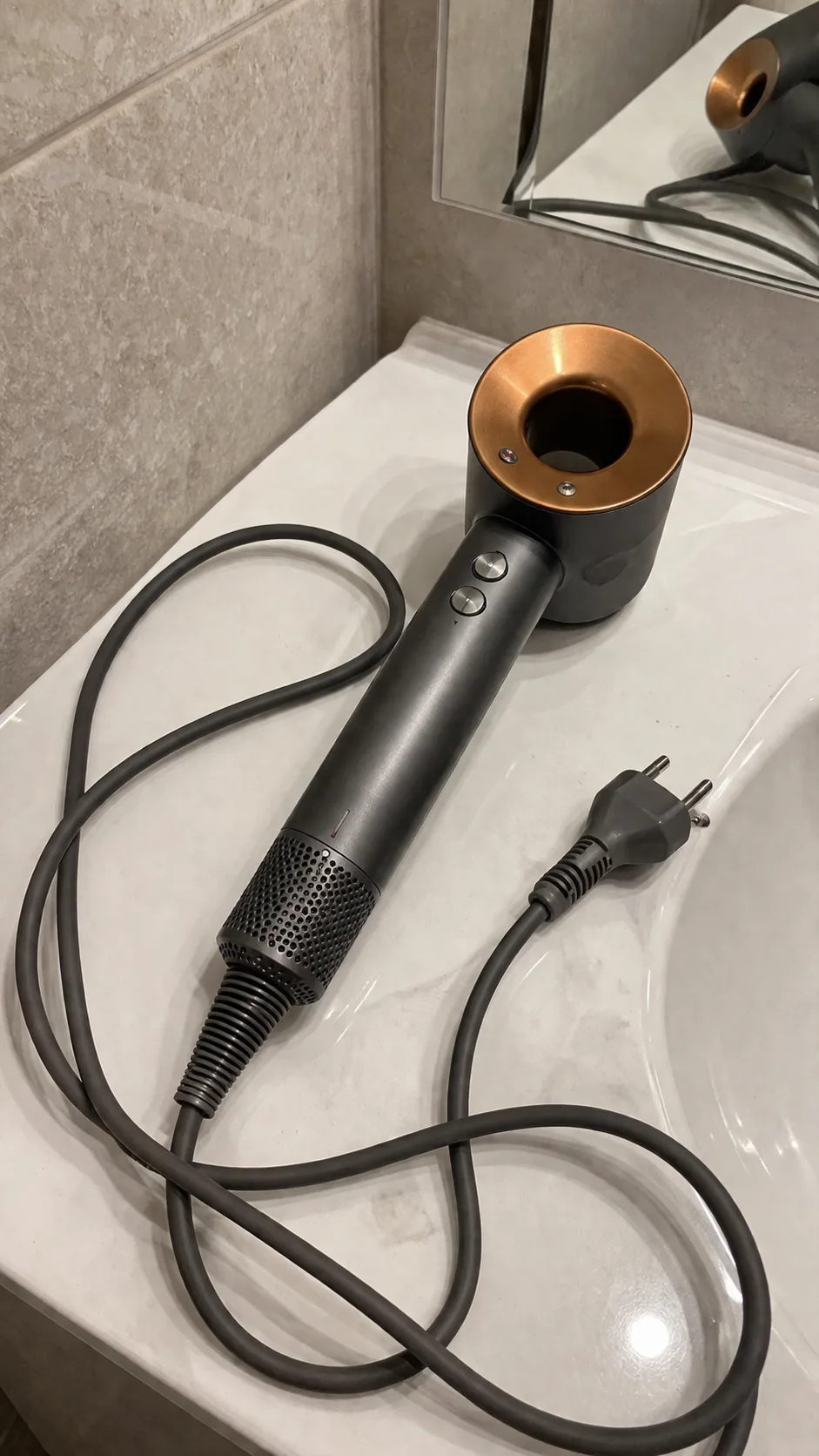 Фен Dyson после года использования